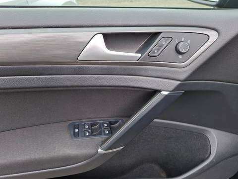 2019 Volkswagen Golf — sličica 20