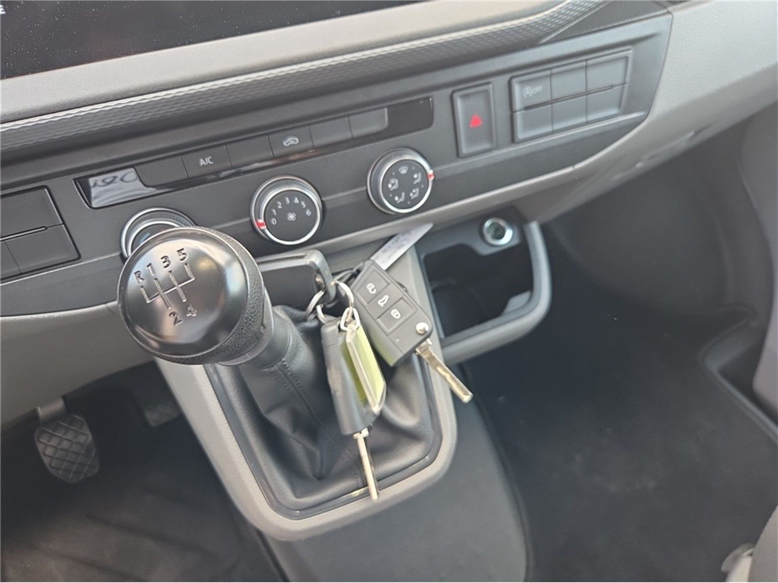 2021 Volkswagen Transporter — fotografija 16