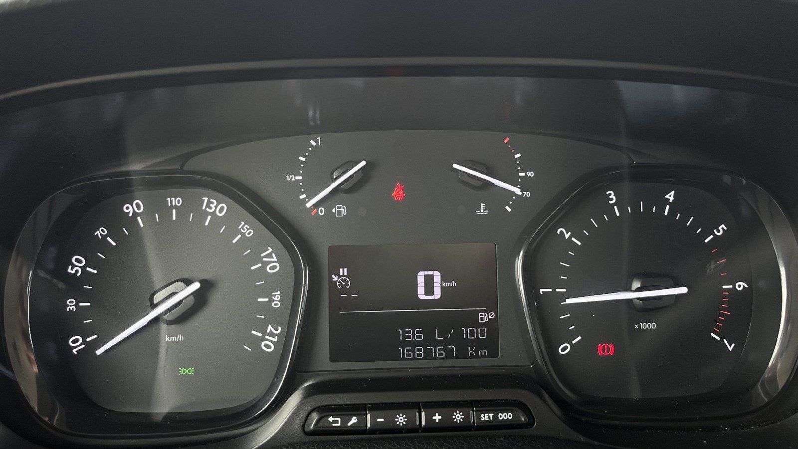 2021 Opel Vivaro — fotografija 18