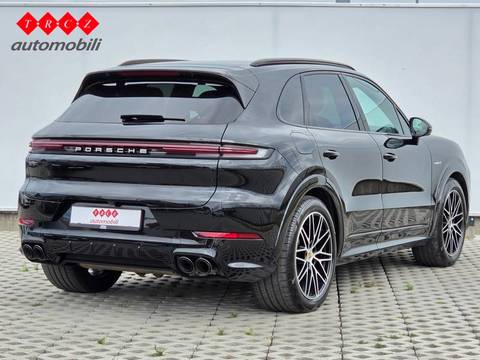 2024 Porsche Cayenne — sličica 4
