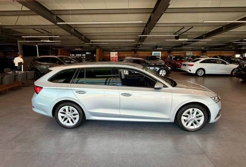 2022 Škoda Octavia Combi — sličica 9
