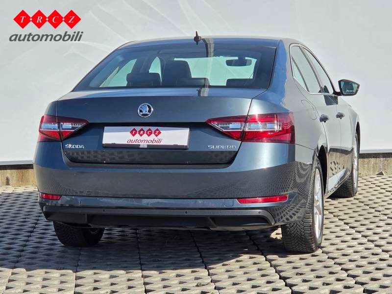 2017 Škoda Superb — fotografija 3