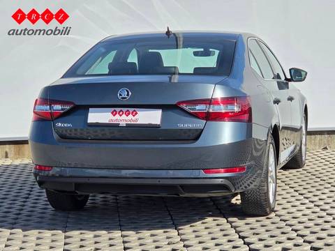 2017 Škoda Superb — sličica 3
