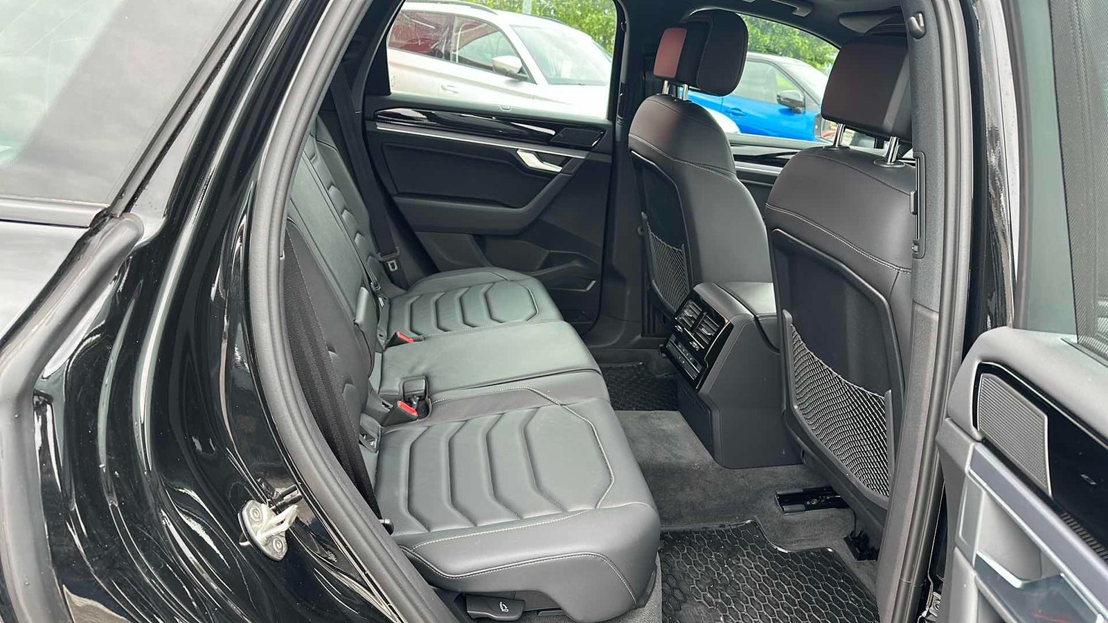 2024 Volkswagen Touareg — fotografija 10