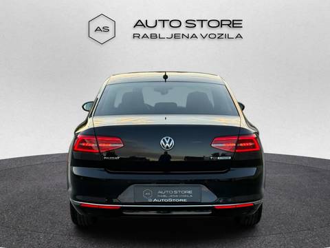 2017 Volkswagen Passat Highline — sličica 7