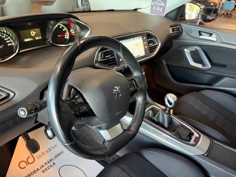 2017 Peugeot 308 — sličica 13