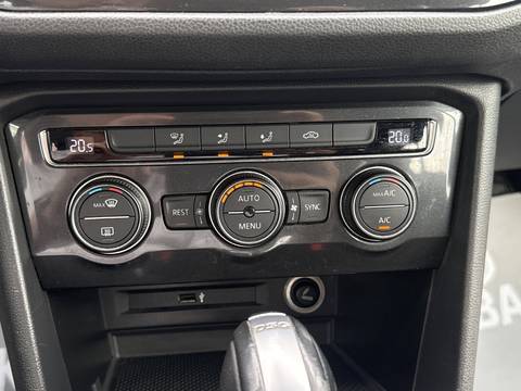 2017 Volkswagen Tiguan — sličica 28