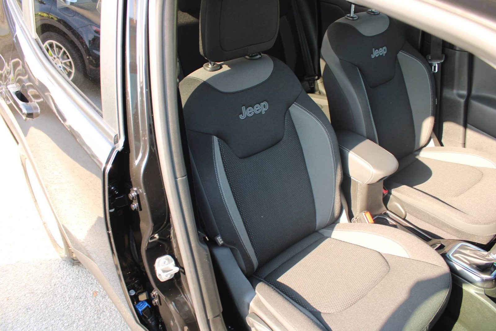 2022 Jeep Renegade — fotografija 13