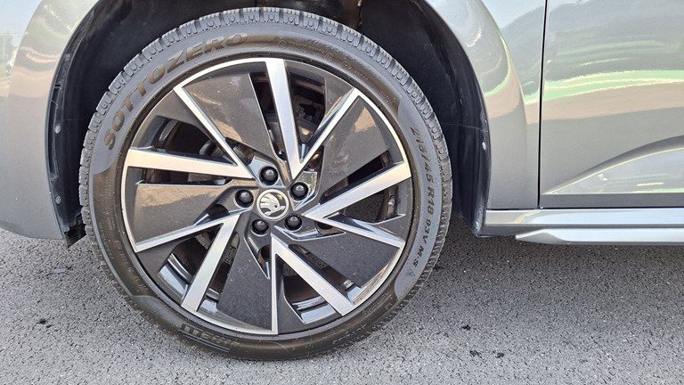 2022 Škoda Kamiq — fotografija 24