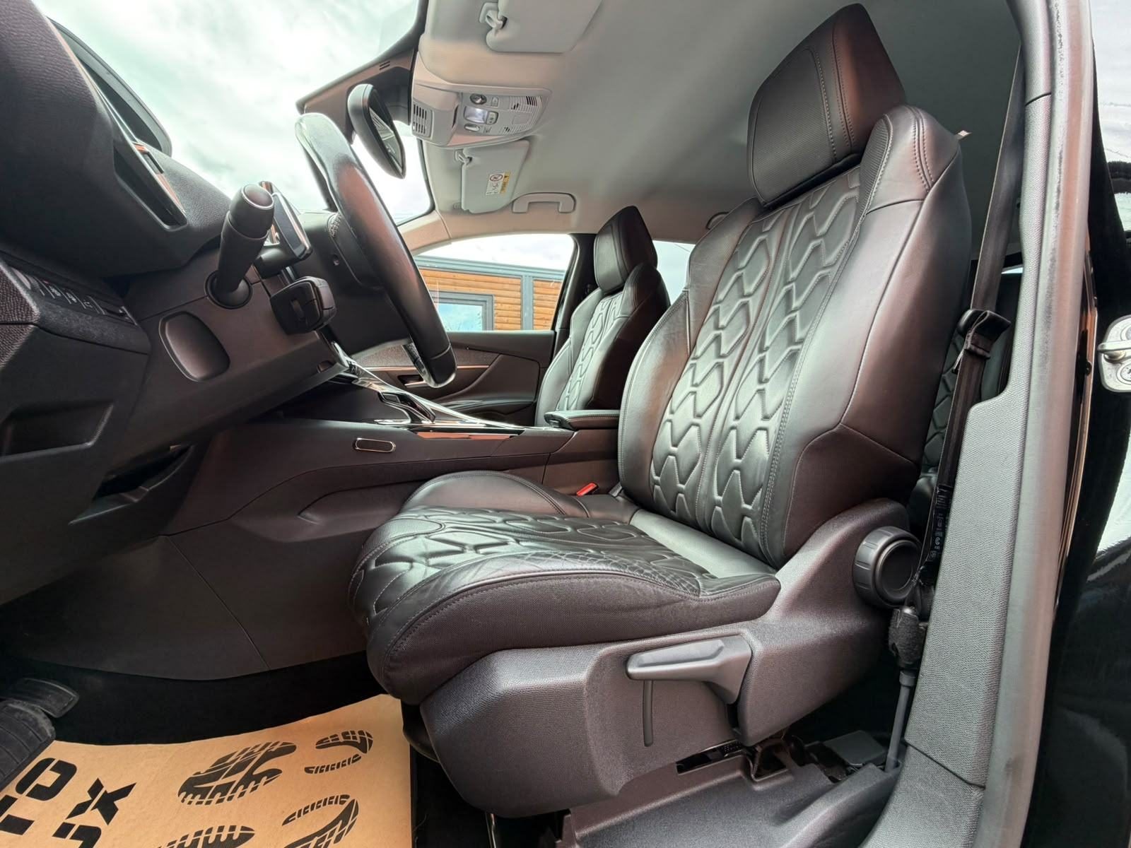 2022 Peugeot 5008 — fotografija 7