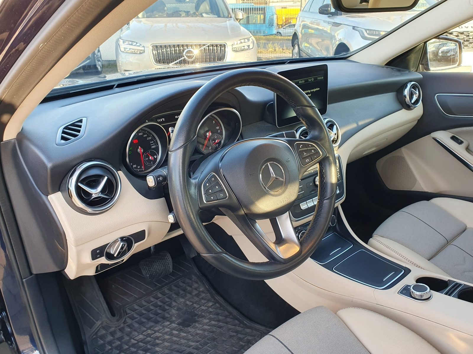2017 Mercedes-Benz GLA — fotografija 10