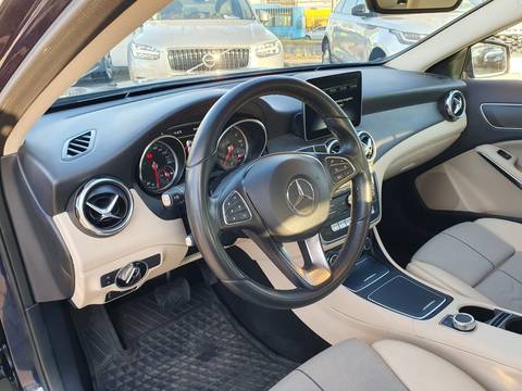 2017 Mercedes-Benz GLA — sličica 10
