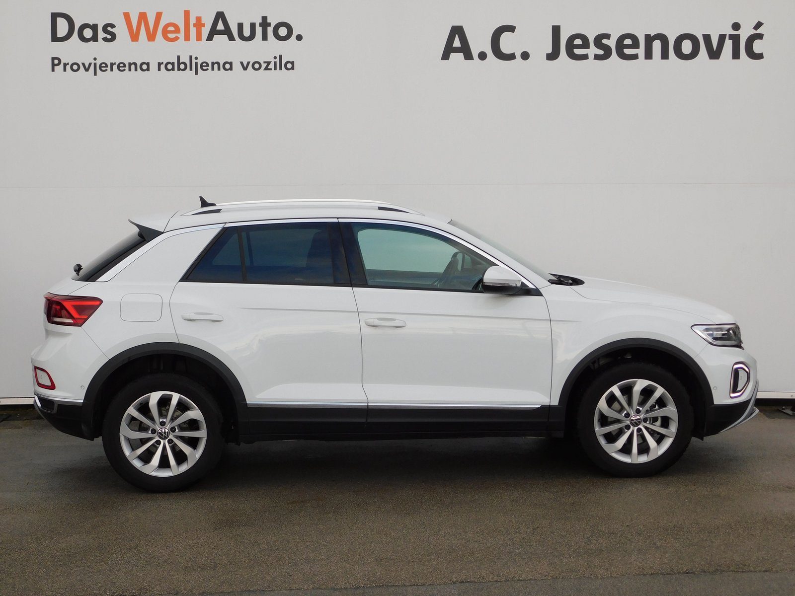 2023 Volkswagen T-Roc — fotografija 4