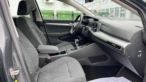 2021 Volkswagen Golf — sličica 9