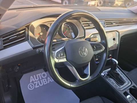 2022 Volkswagen Passat — sličica 19