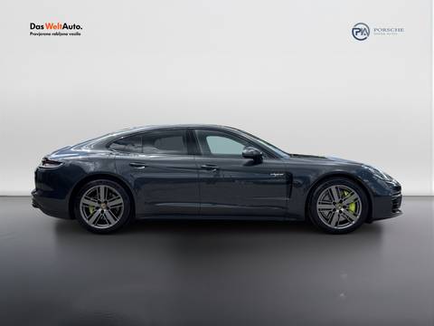 2022 Porsche Panamera — sličica 4