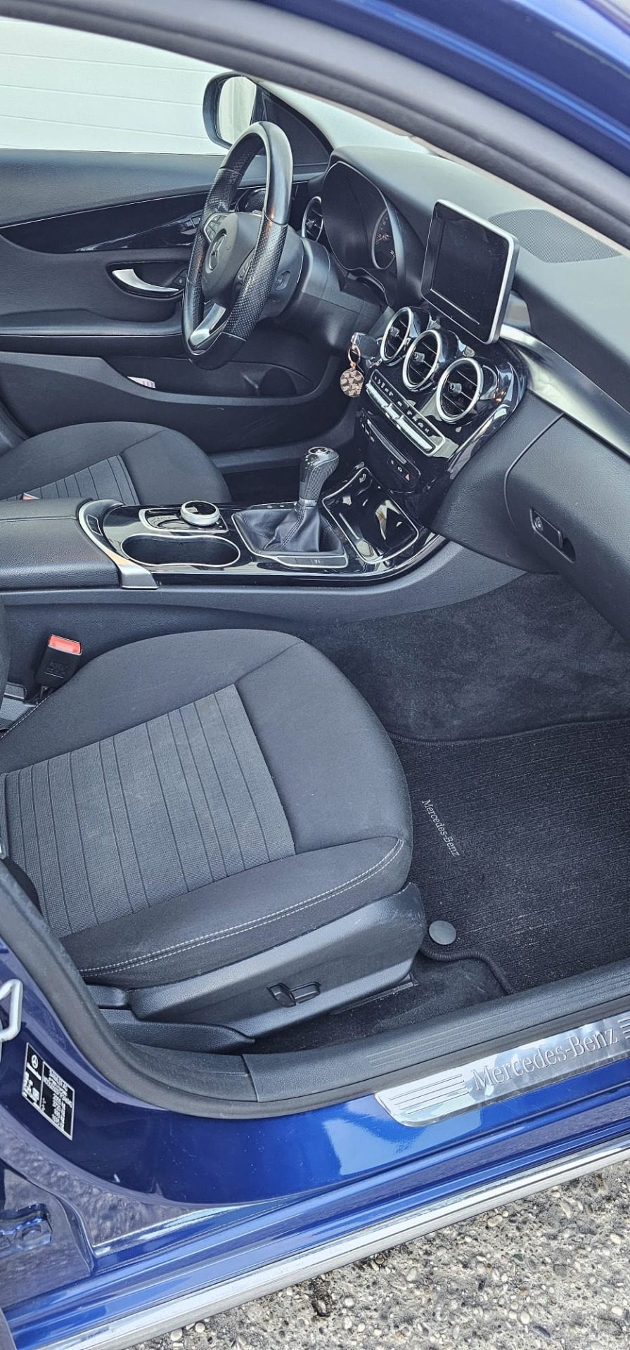 2015 Mercedes-Benz C-Razred — fotografija 10