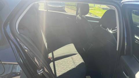2023 Volkswagen Golf — sličica 10