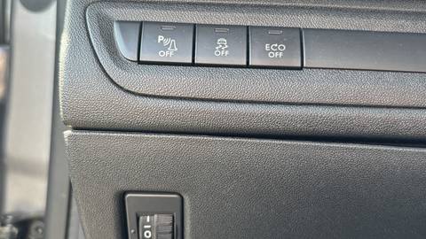 2016 Peugeot 2008 — sličica 18