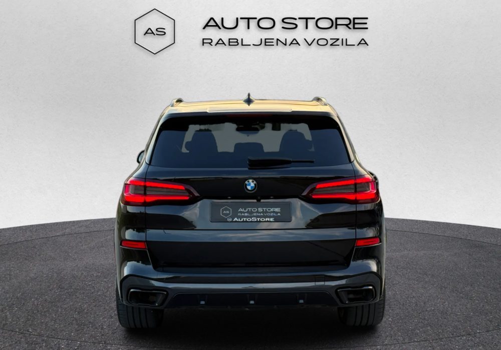 2021 BMW X5 M Sport — fotografija 8