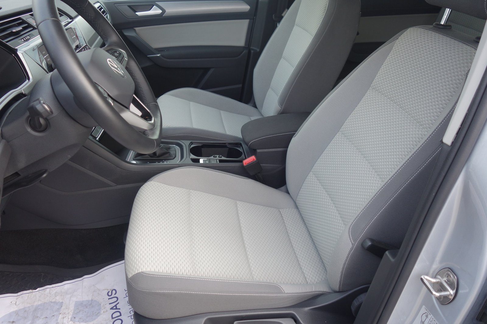 2024 Volkswagen Touran R-Line — fotografija 13