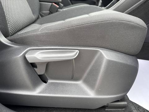 2022 Volkswagen Touran — sličica 23