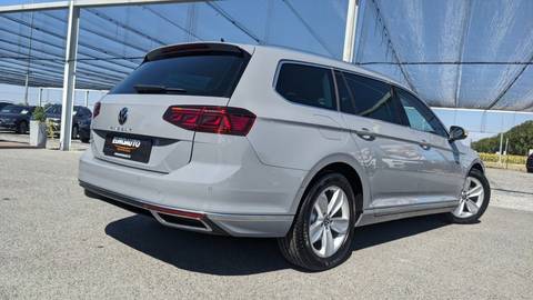 2023 Volkswagen Passat — sličica 4
