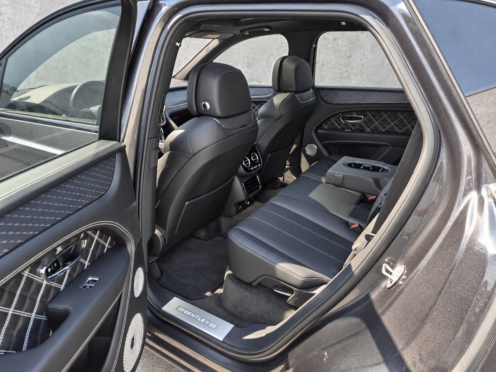 2020 Bentley Bentayga — fotografija 12
