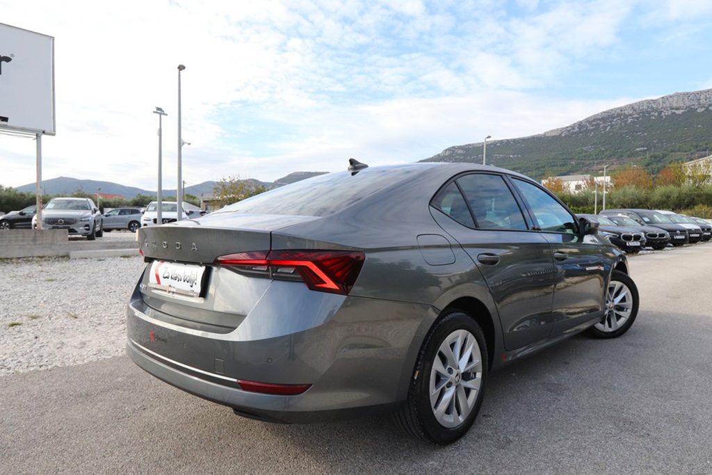 2024 Škoda Octavia — fotografija 18