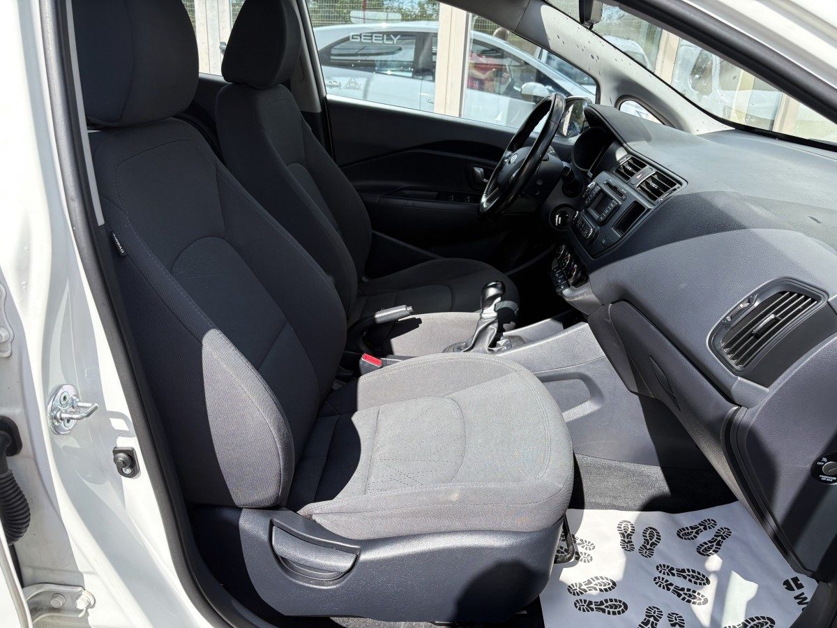 2014 Kia Rio — fotografija 14