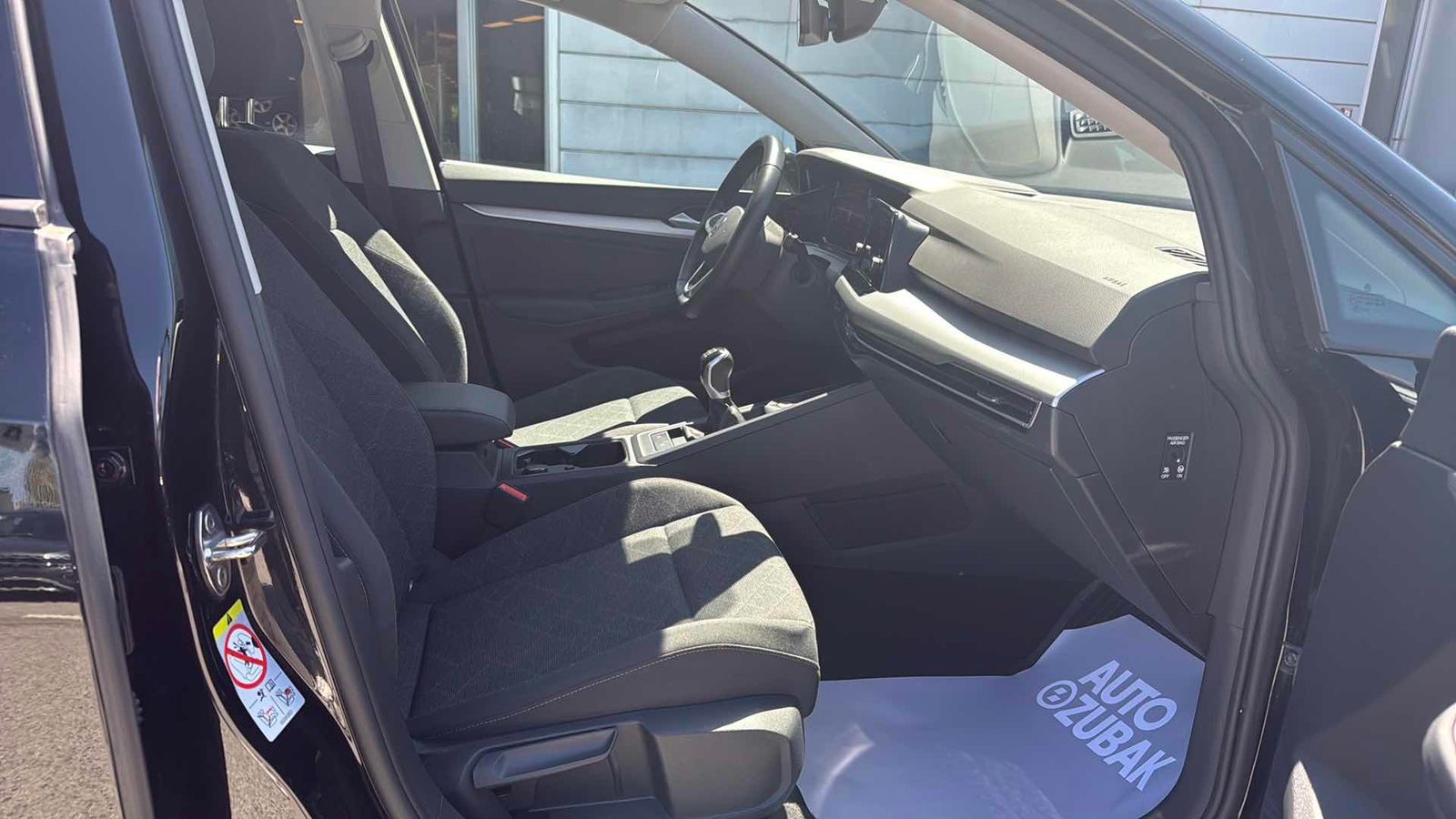 2024 Volkswagen Golf — fotografija 9