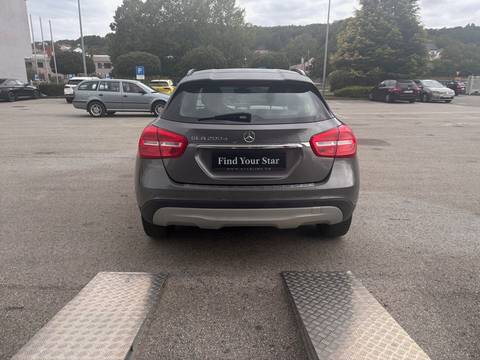 2017 Mercedes-Benz GLA — sličica 4
