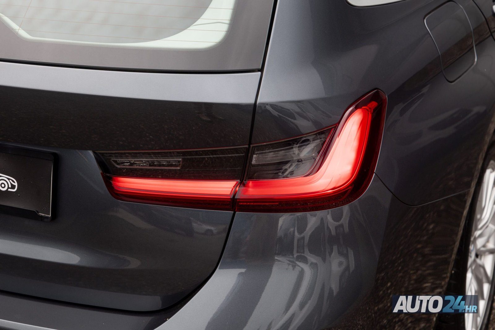 2021 BMW Serija 3 Sport Line — fotografija 11