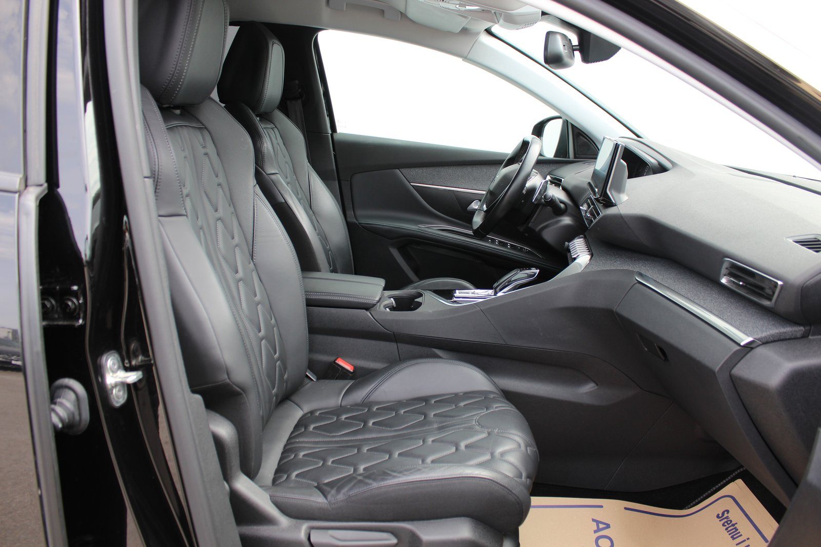 2022 Peugeot 5008 — fotografija 11