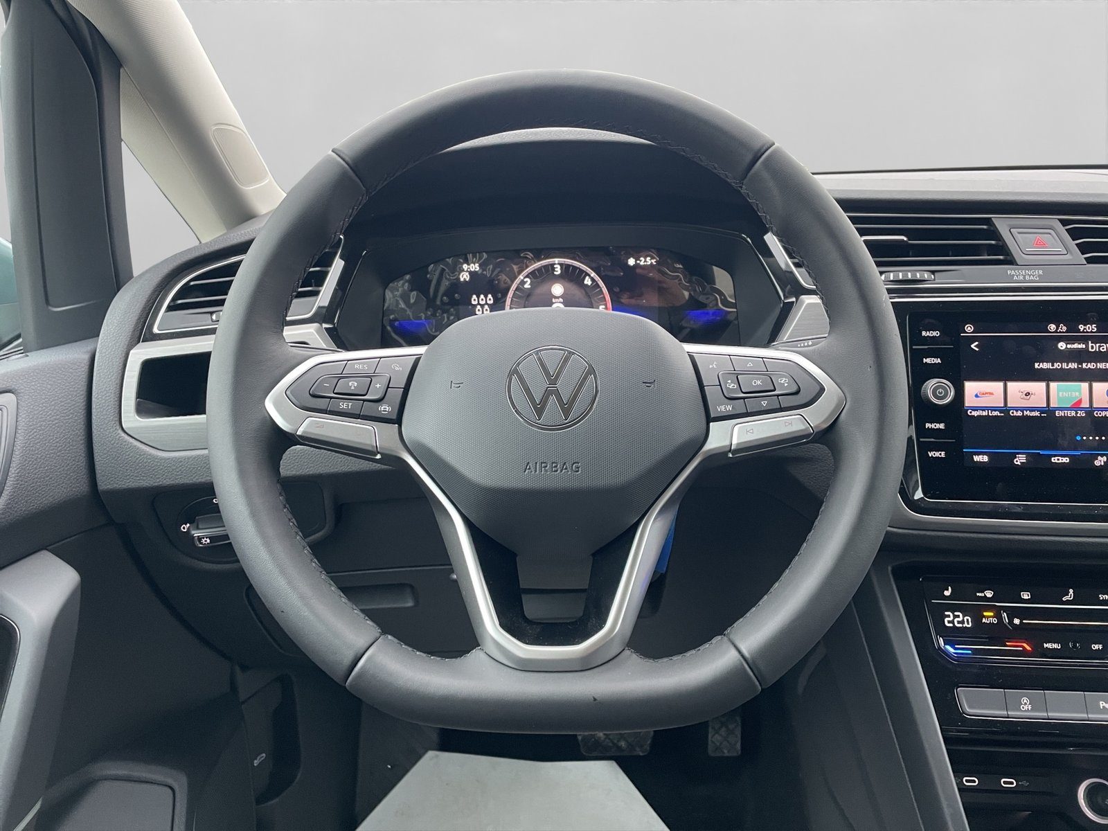 2026 Volkswagen Touran R-Line — fotografija 12