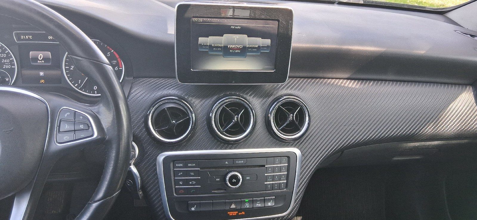 2016 Mercedes-Benz GLA — fotografija 8