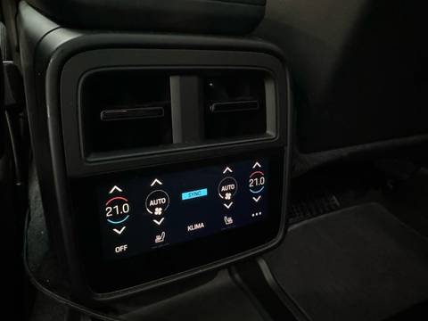 2020 Porsche Taycan — sličica 17