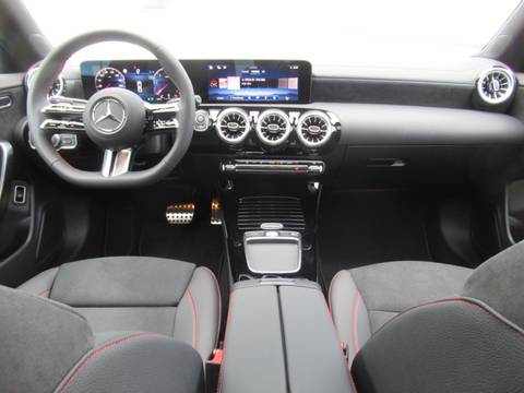 2025 Mercedes-Benz CLA — sličica 13