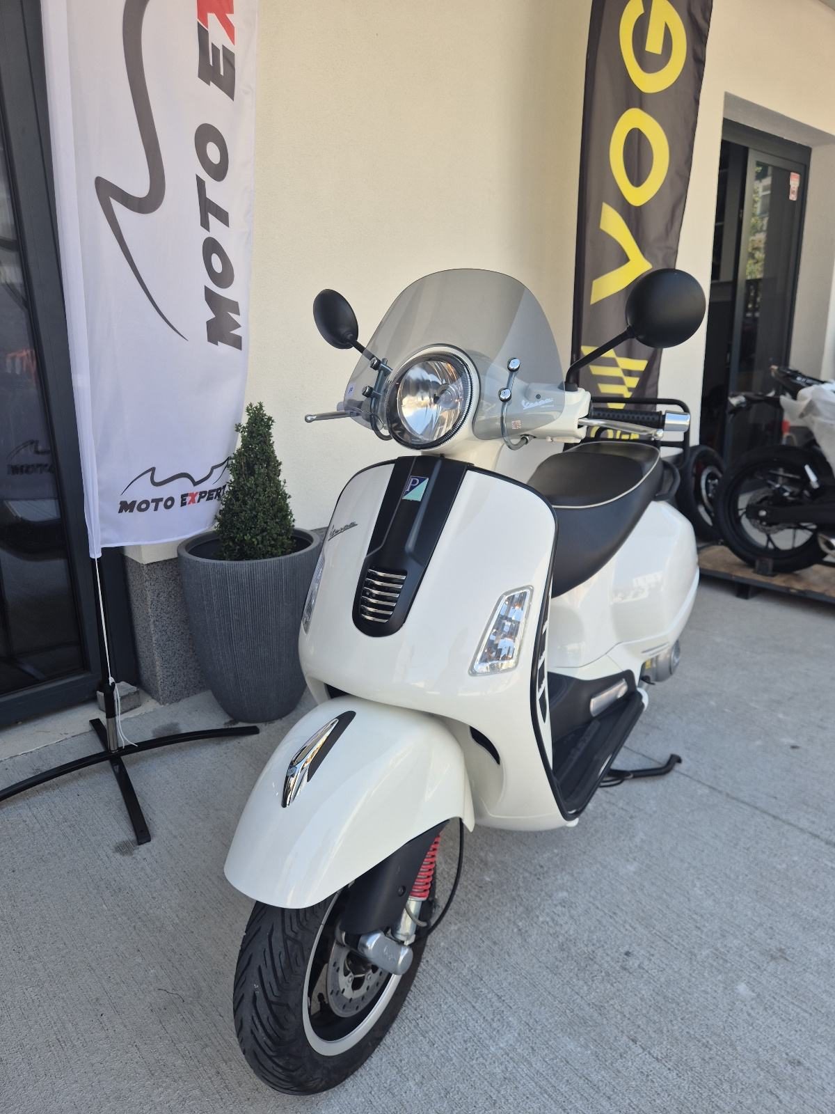 2011 Piaggio Vespa 300 — fotografija 15