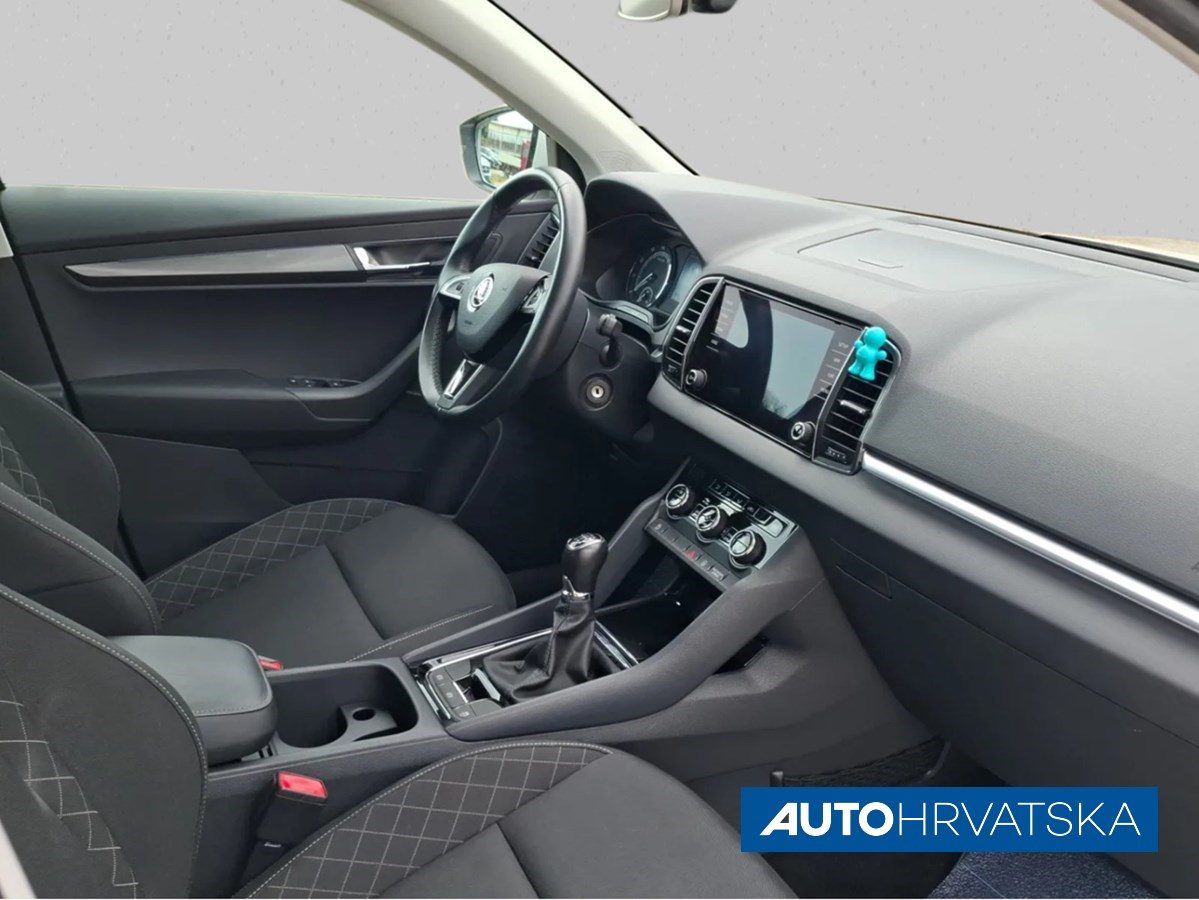 2019 Škoda Karoq — fotografija 16