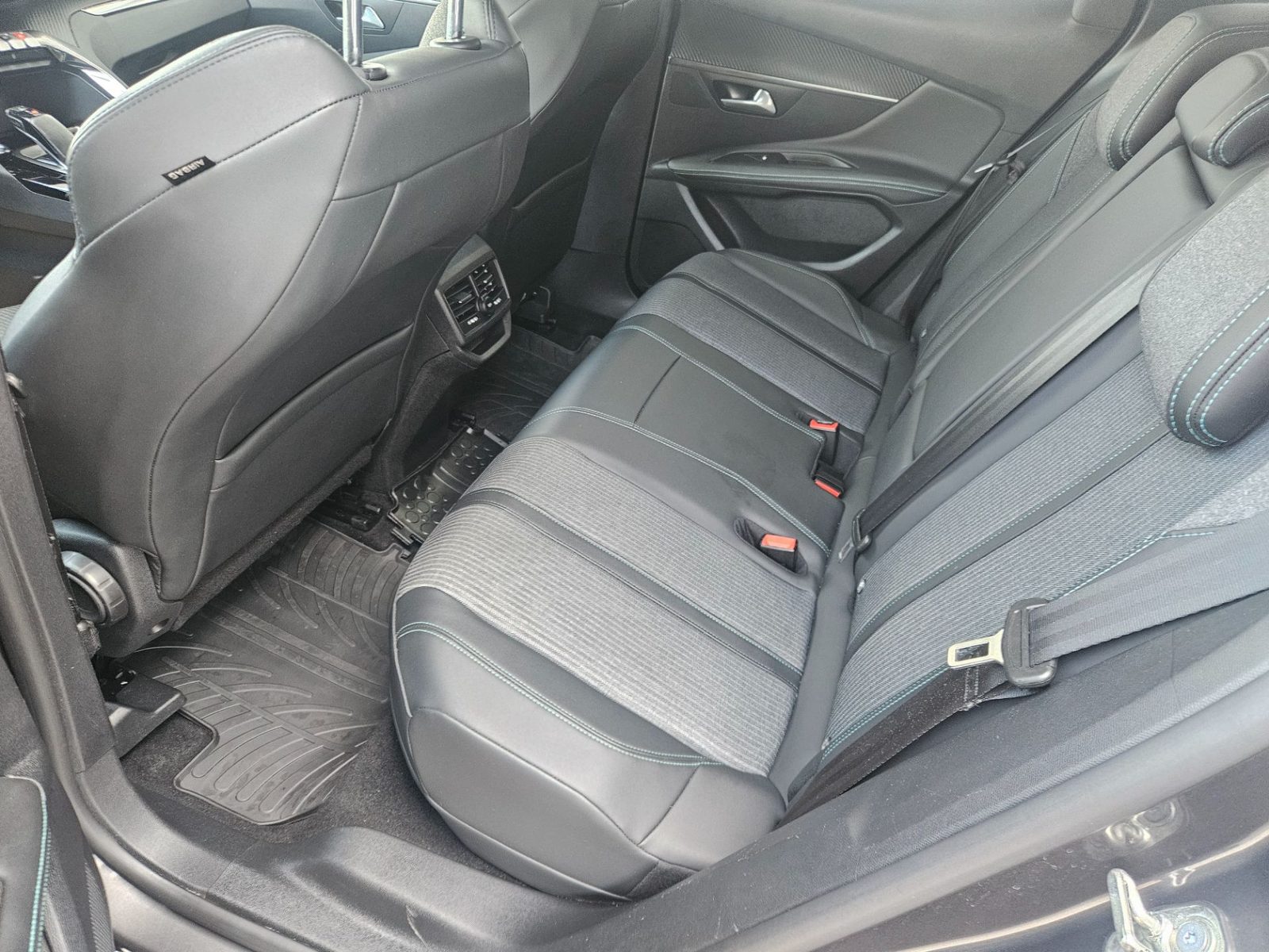 2021 Peugeot 3008 — fotografija 15