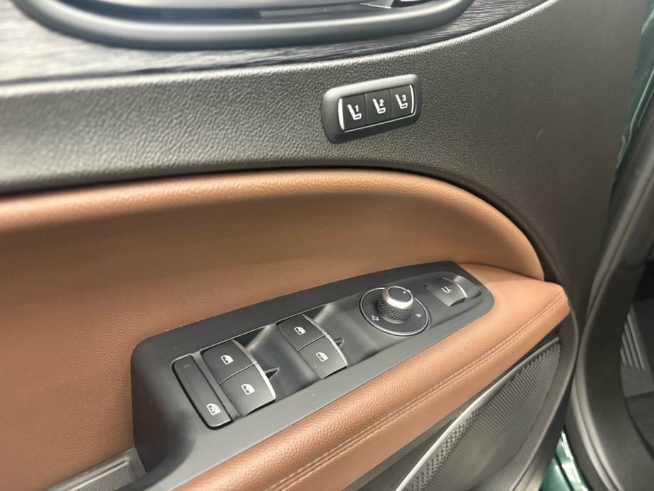 2019 Alfa Romeo Stelvio — fotografija 11