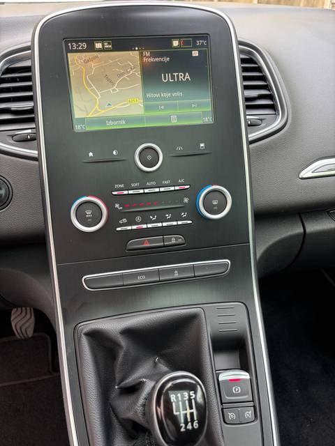 2016 Renault Scenic — sličica 29