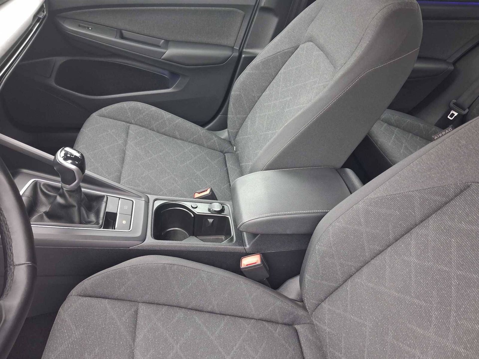 2024 Volkswagen Golf — fotografija 18
