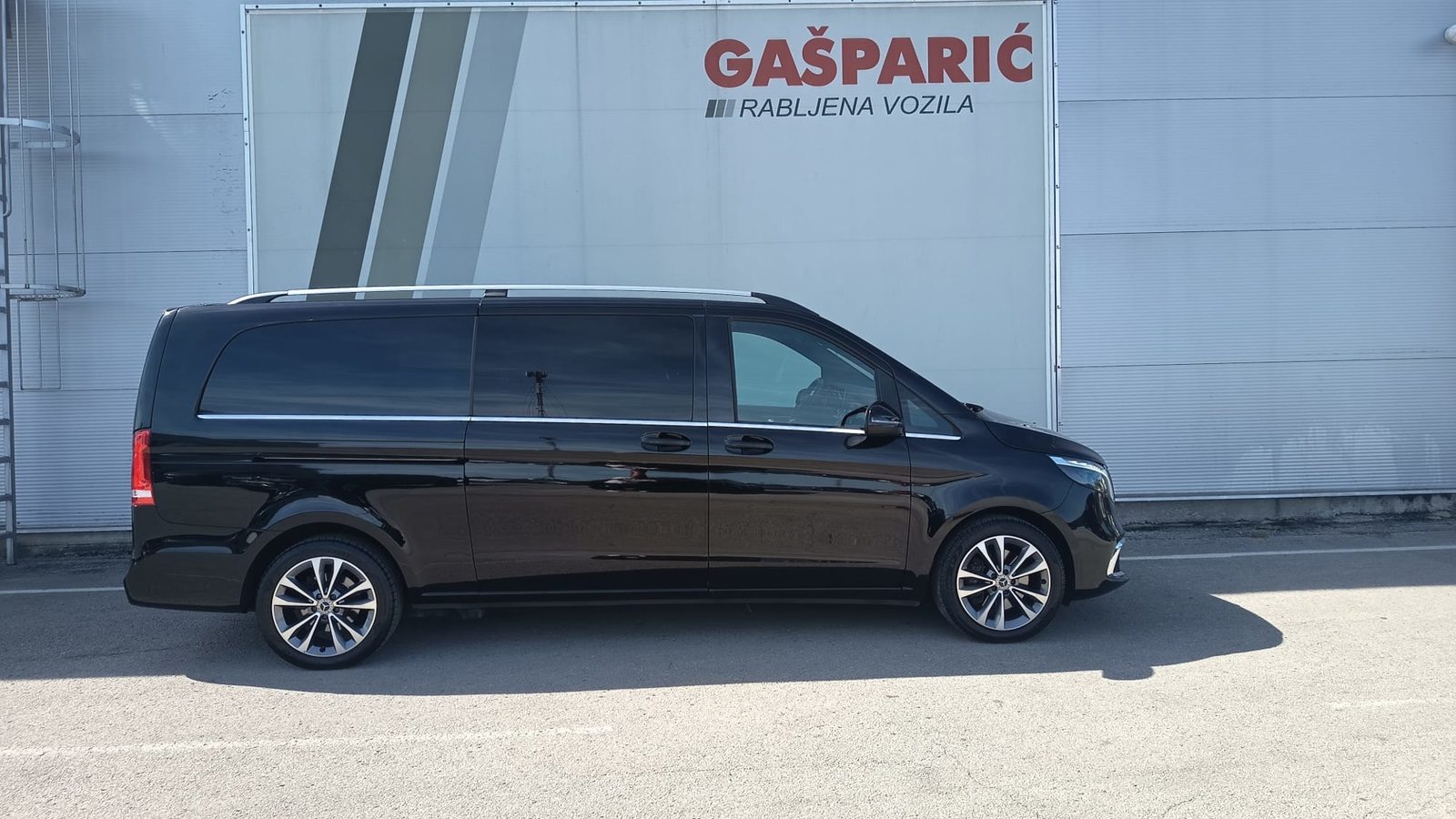 2023 Mercedes-Benz V-klasa — fotografija 3