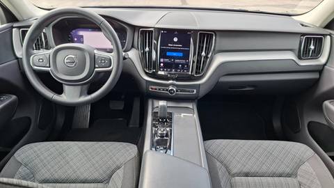 2023 Volvo XC60 — sličica 9