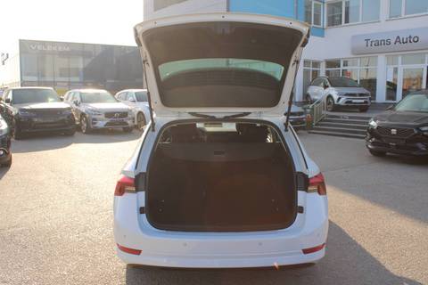 2023 Škoda Octavia Combi — sličica 9