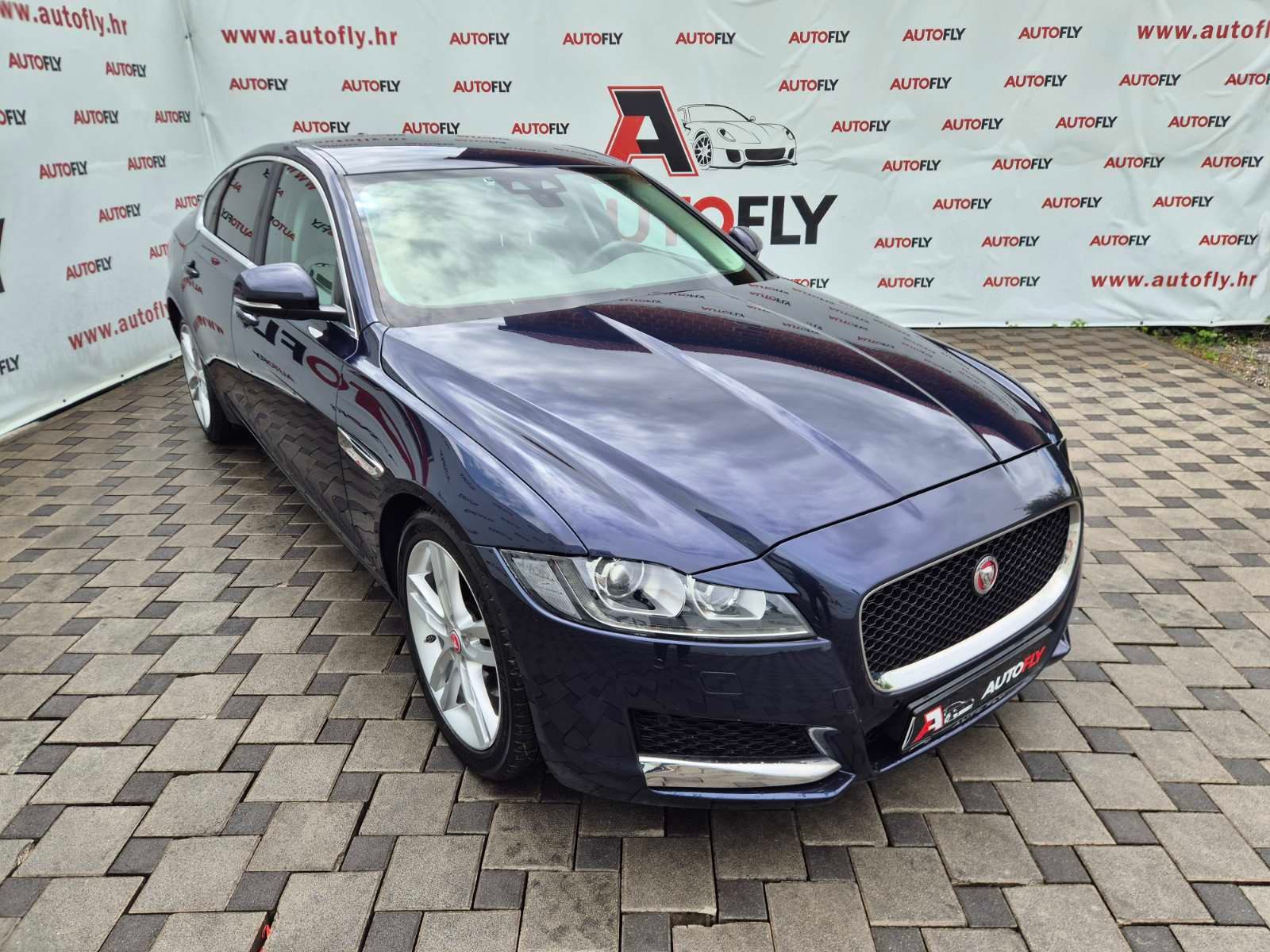 2016 Jaguar XF — fotografija 3