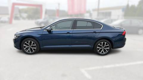 2021 Volkswagen Passat — sličica 4