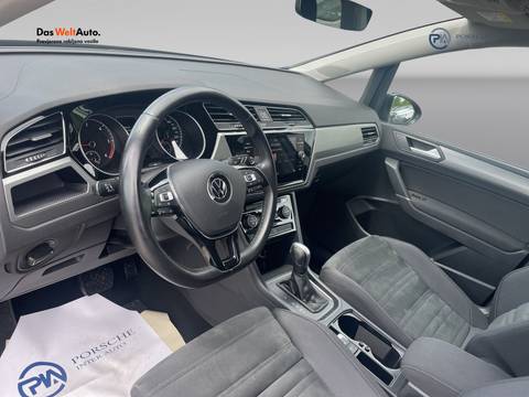 2022 Volkswagen Touran R-Line — sličica 10